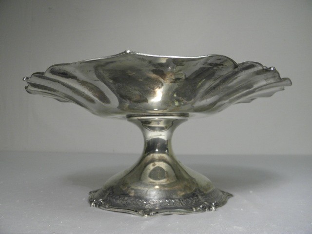 Sterling silver embossed tazza  16b502