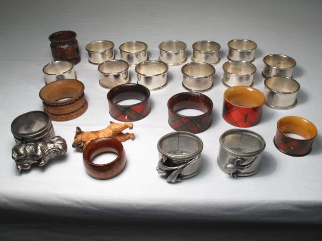 Lot of assorted napkin rings. 22