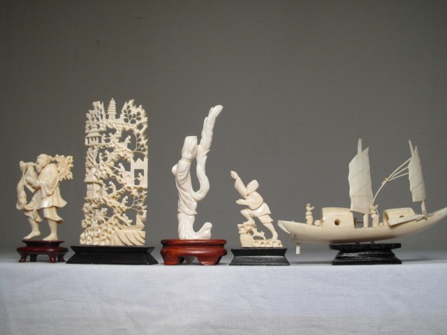 Group lot of ivory carved figurines 16b9cc