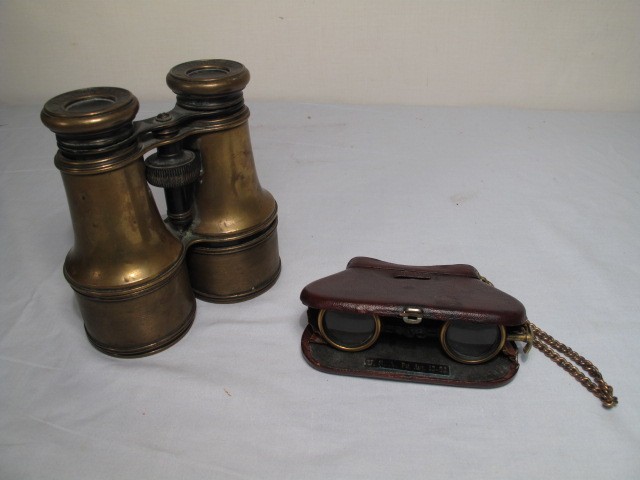 Antique lot of opera glasses/binoculars.