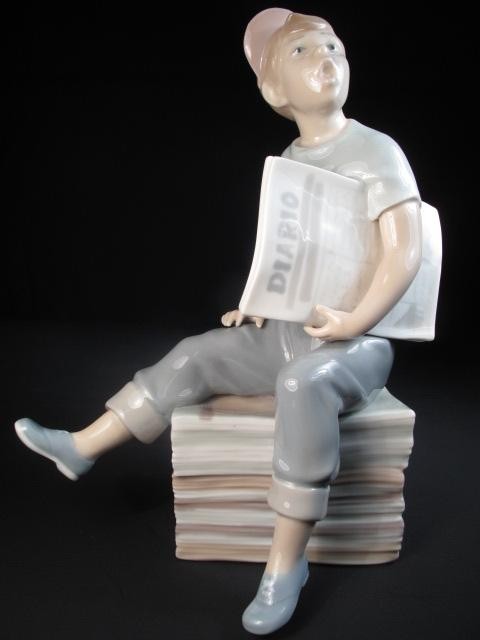 Lladro porcelain figurine depicting