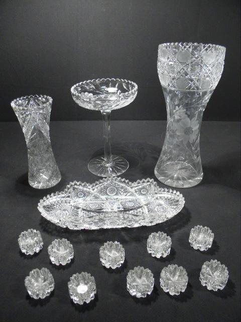 Lot of assorted cut glass and crystal  16bc3b