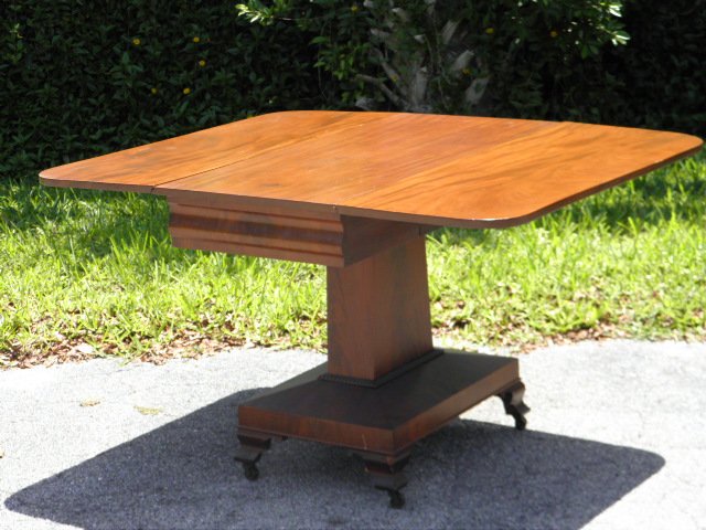 Mahogany Federal style drop leaf