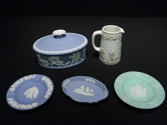 Small collection of assorted Wedgwood