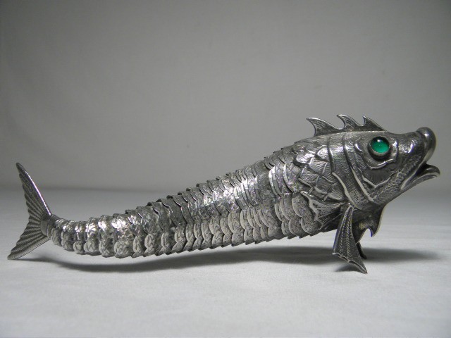 Sterling silver articulated fish  1699b4