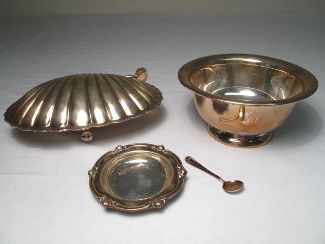 Four sterling silver items: a shell