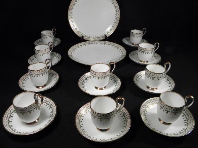 Lot of 19th Century porcelain dinnerware  16d0b7