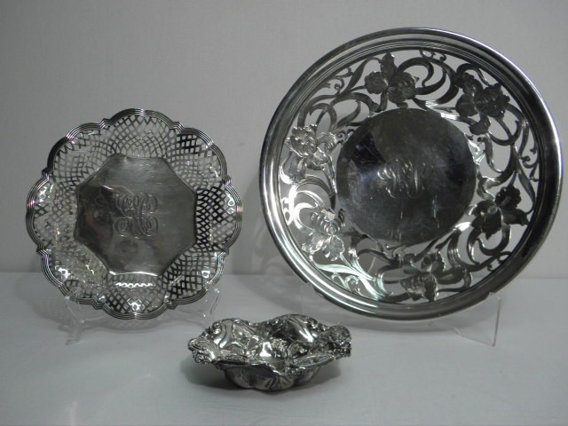 Three sterling silver dishes Includes 16d1de