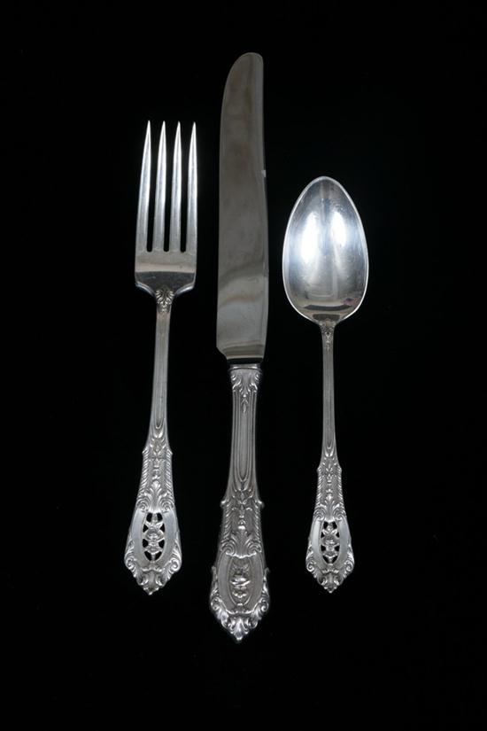 165 PIECE WALLACE STERLING SILVER 16d557
