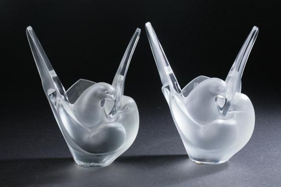 PAIR LALIQUE CLEAR AND FROSTED 16d571