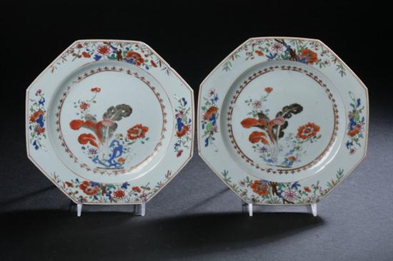 PAIR CHINESE EXPORT FAMILLE ROSE 16d625