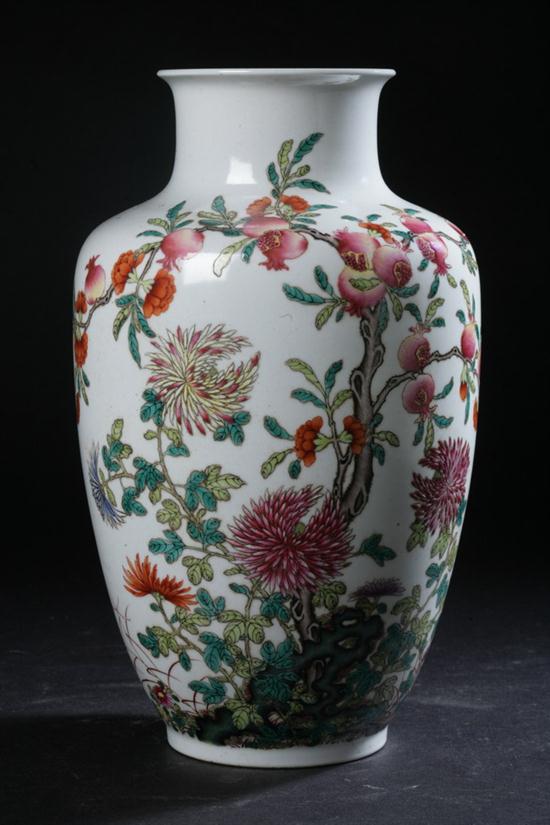 CHINESE FAMILLE ROSE PORCELAIN 16d63a