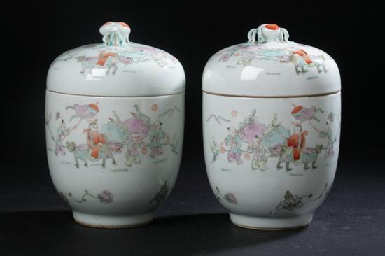 PAIR CHINESE FAMILLE ROSE PORCELAIN 16d644