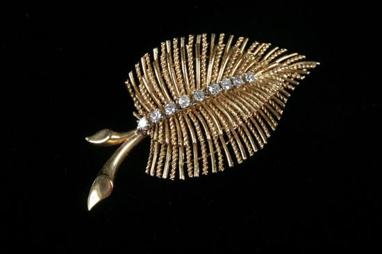 18K YELLOW GOLD AND DIAMOND LEAF