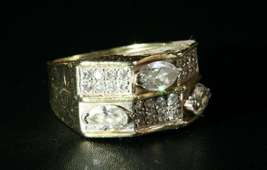 18K YELLOW GOLD AND DIAMOND RING