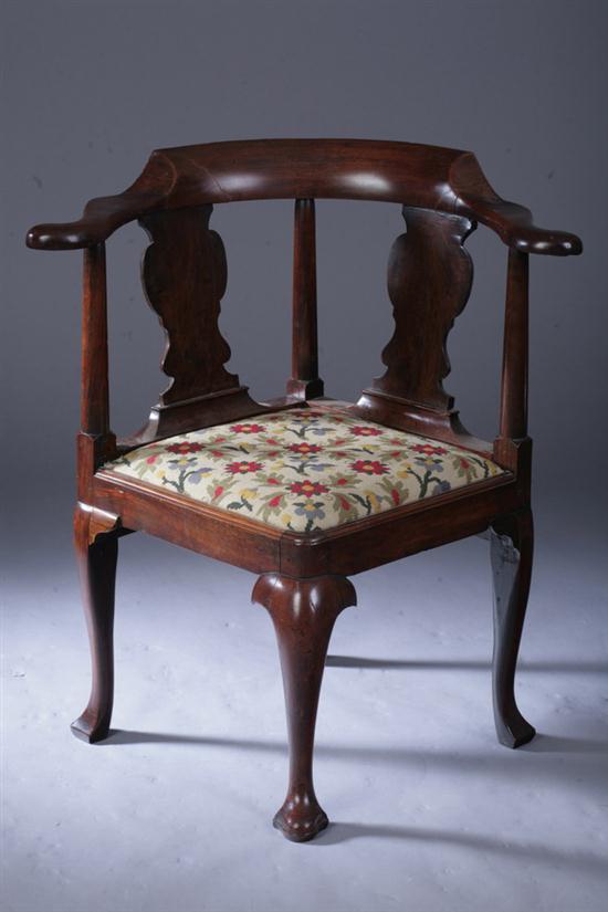 ENGLISH QUEEN ANNE STYLE MAHOGANY CORNER