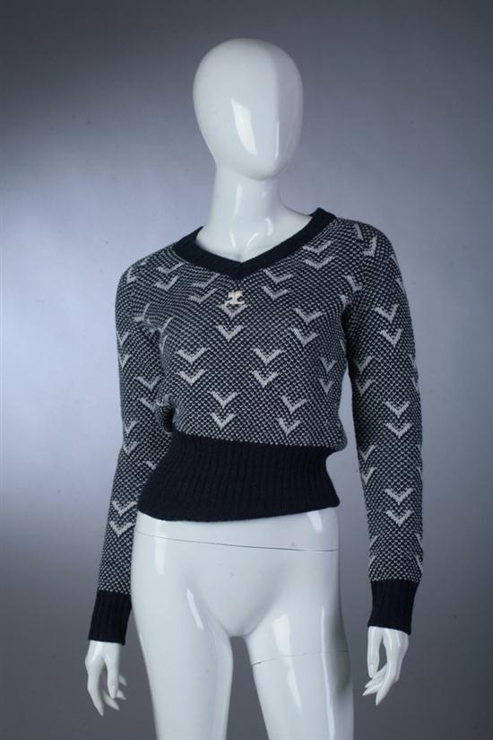 COURR?GES NAVY AND WHITE WOOL LOGO SWEATER.