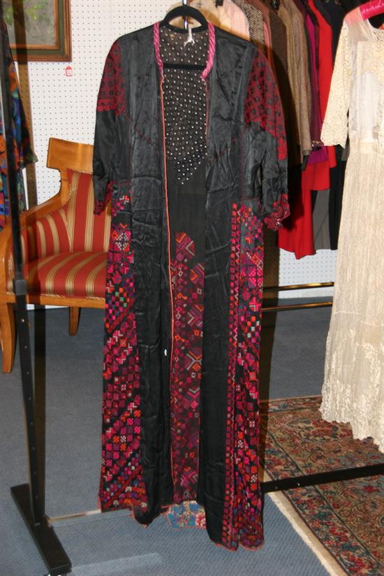 PALESTINIAN EMBROIDERED COAT early 16d8d1