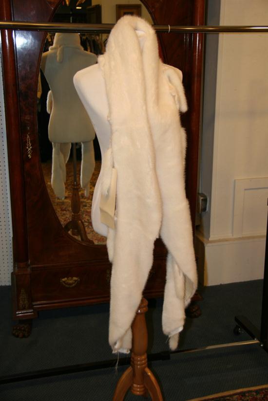 WHITE MINK FUR SCARF 94 in  16d929