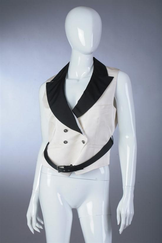 CHANEL WHITE AND BLACK SILK BELTED 16d93f