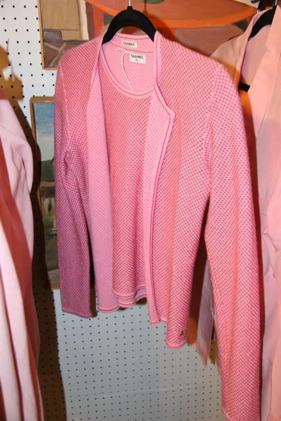 CHANEL PINK WOOL AND CASHMERE TWINSET 16d942