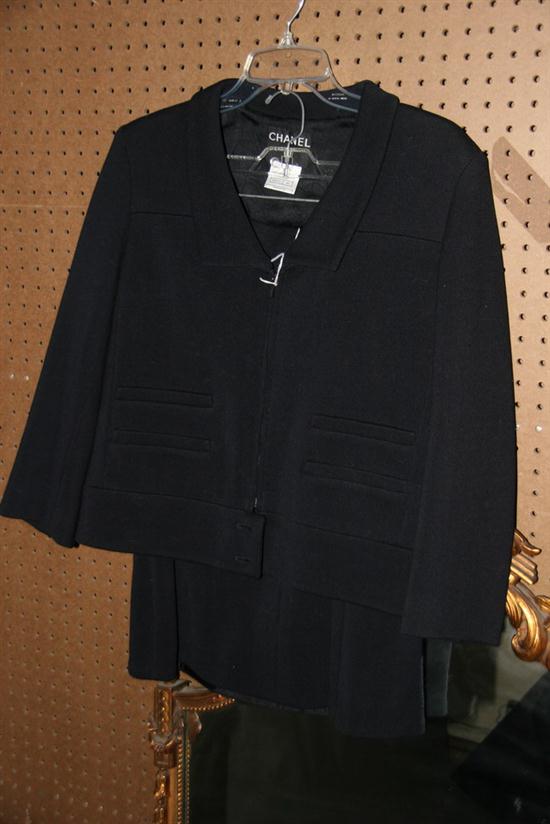 CHANEL NAVY COTTON SUIT Spring 2001;