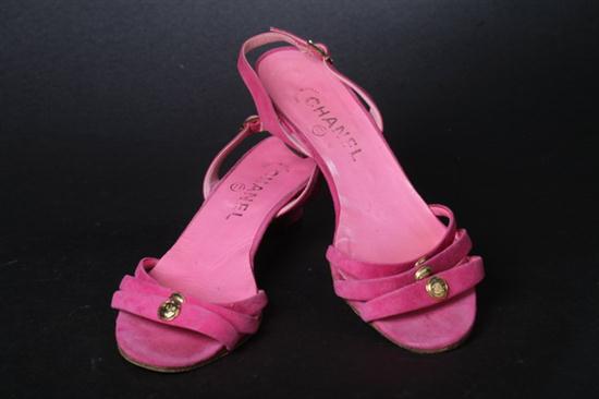 CHANEL PINK SUEDE SANDALS Size 16d96a