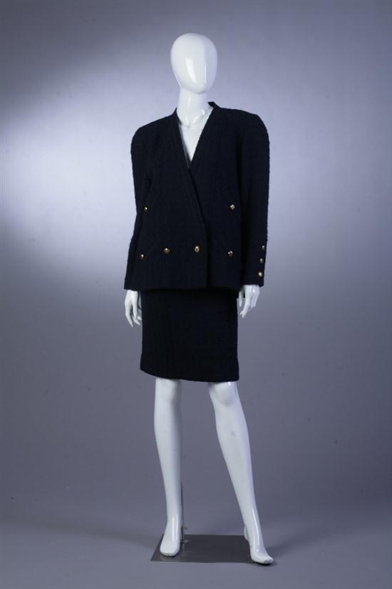 CHANEL NAVY AND BLACK WOOL BOUCL? SUIT.