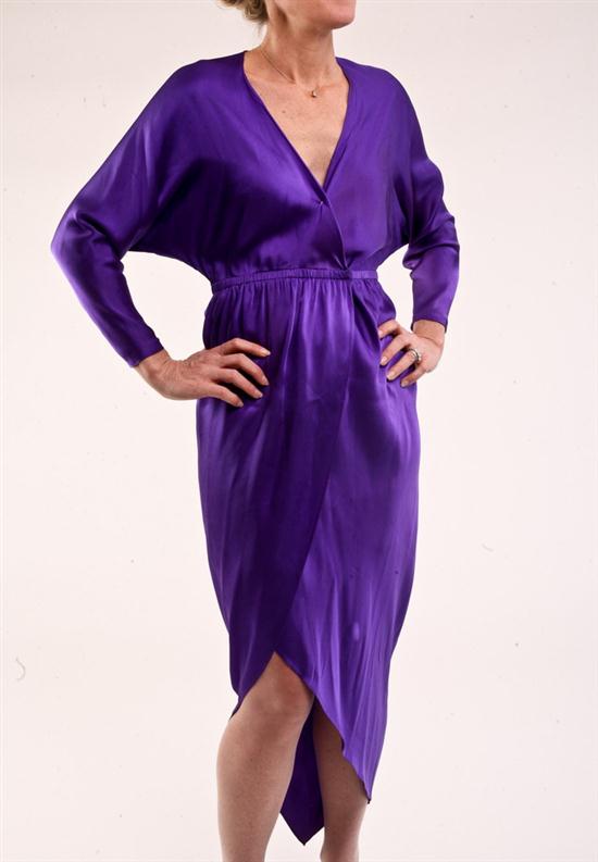 HALSTON PURPLE SILK WRAP DRESS 1970s.