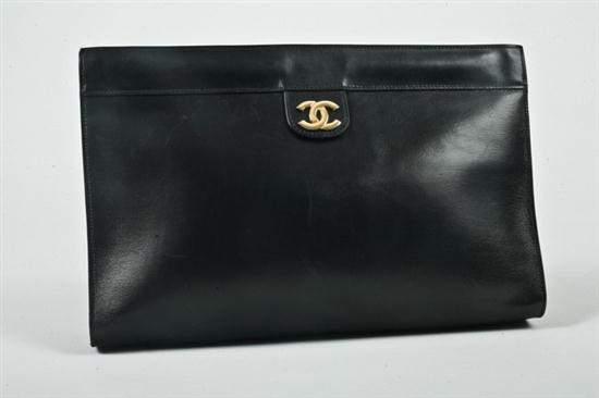 CHANEL NAVY LEATHER CLUTCH With 16da79