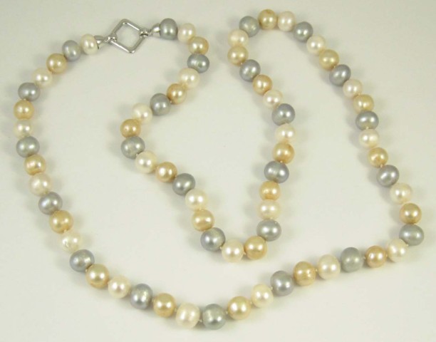 MULTI-COLOR PEARL NECKLACE strung with