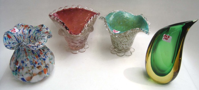 FOUR PIECES COLLECTIBLE GLASS: pair