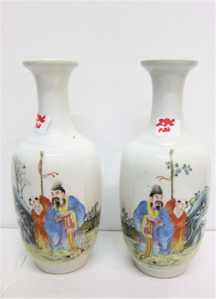 PAIR HAND PAINTED PORCELAIN CHINESE 16dbe1