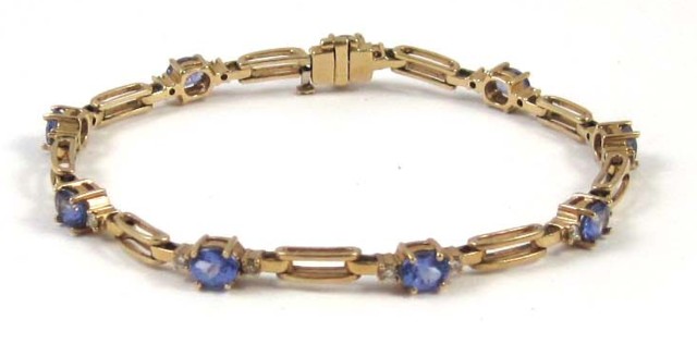 TANZANITE AND DIAMOND BRACELET 16dc23