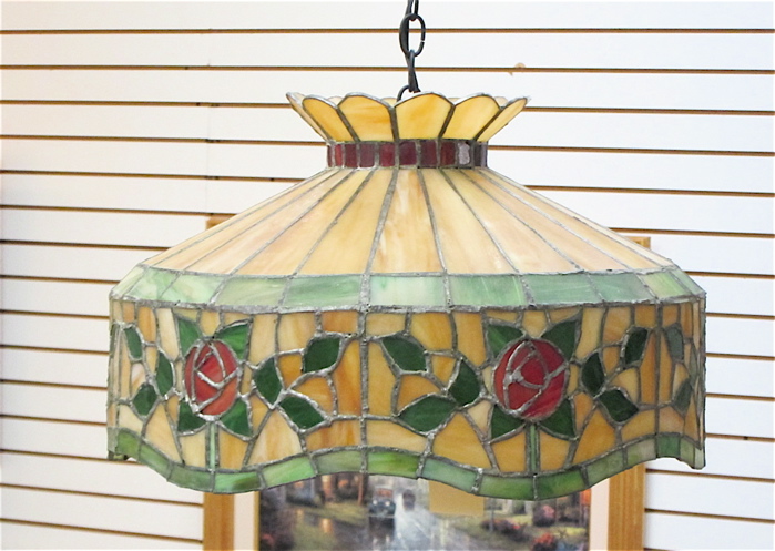 HANGING LEADED GLASS LIGHT SHADE red