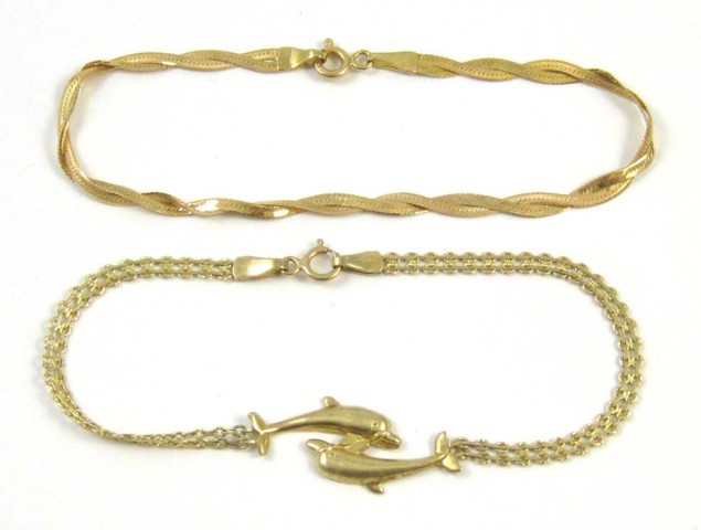 TWO FOURTEEN KARAT GOLD CHAIN BRACELETS 16dcc0