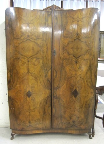 BURL WALNUT WARDROBE English mid-20th