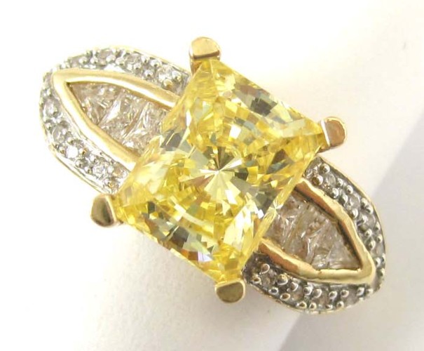 FOURTEEN KARAT YELLOW AND WHITE 16dcbf