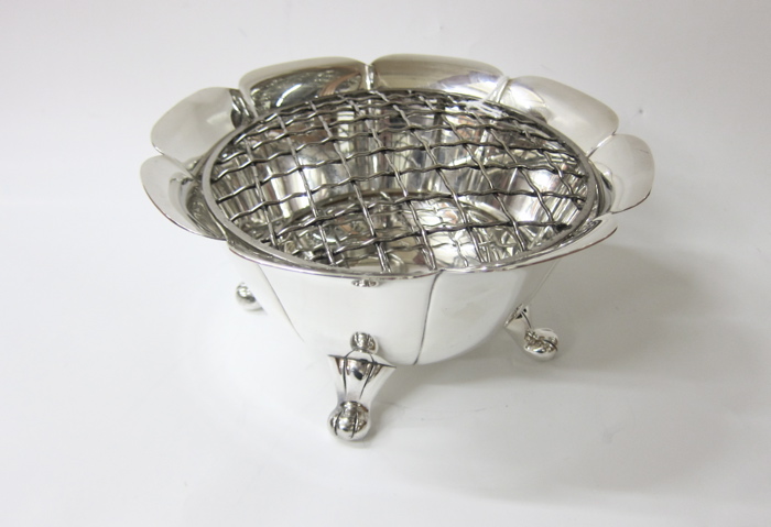  950 FINE SILVER FOOTED BOWL with 16dd24