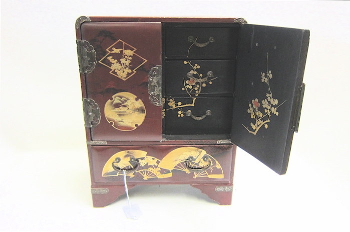 JAPANESE LACQUERED SMALL JEWELRY