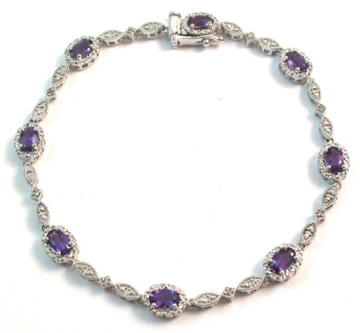 AMETHYST AND DIAMOND BRACELET.