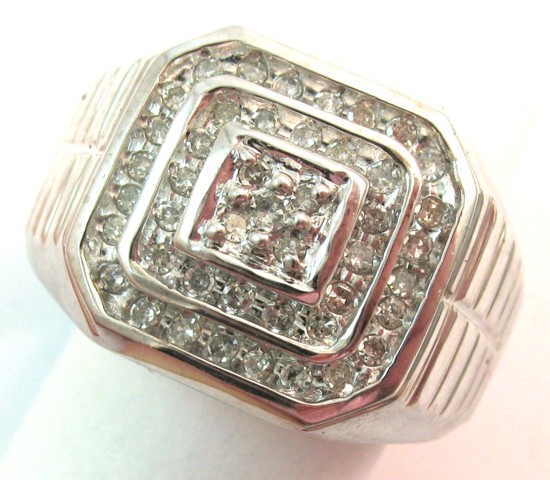 MAN S DIAMOND AND WHITE GOLD RING 16def2