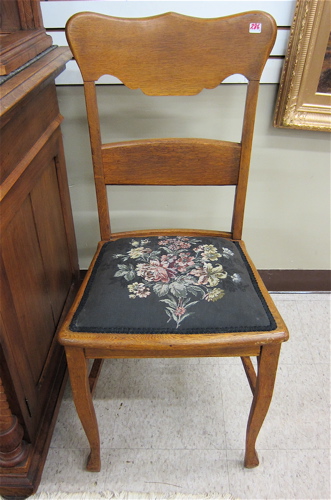 A SET OF SIX OAK DINING CHAIRS 16df12