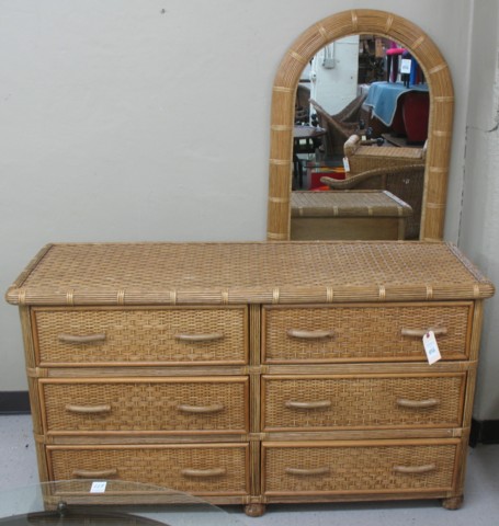 WICKER RATTAN DRESSER AND MATCHING 16dfba