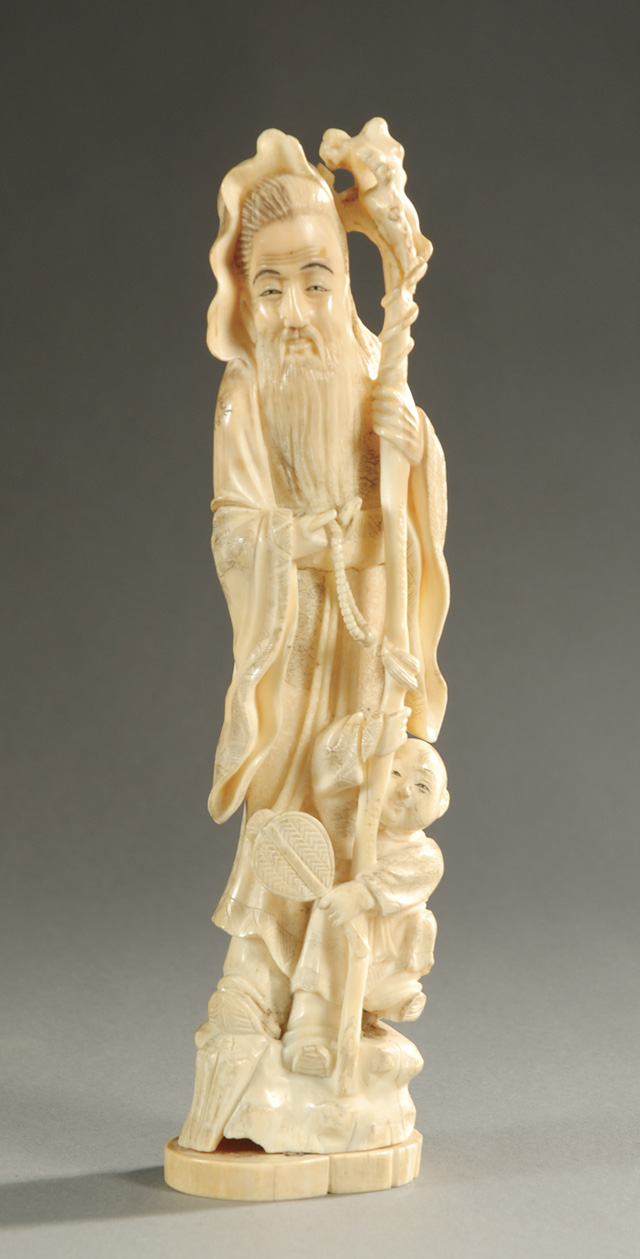 CHINESE IVORY CARVED FIGURE man 16e0c9