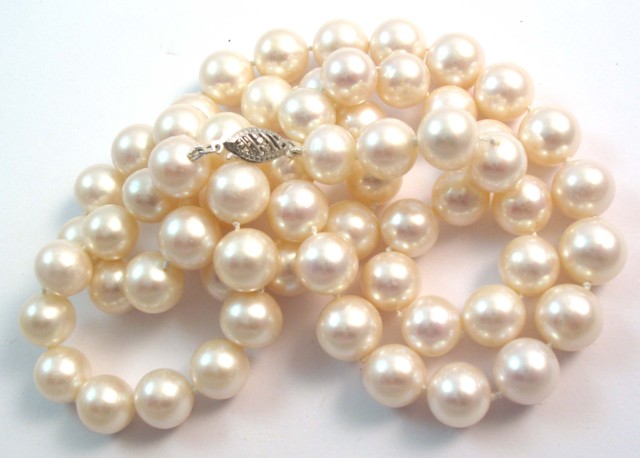 OPERA LENGTH PEARL NECKLACE strung