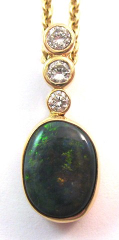 OPAL AND DIAMOND PENDANT NECKLACE 16e10b