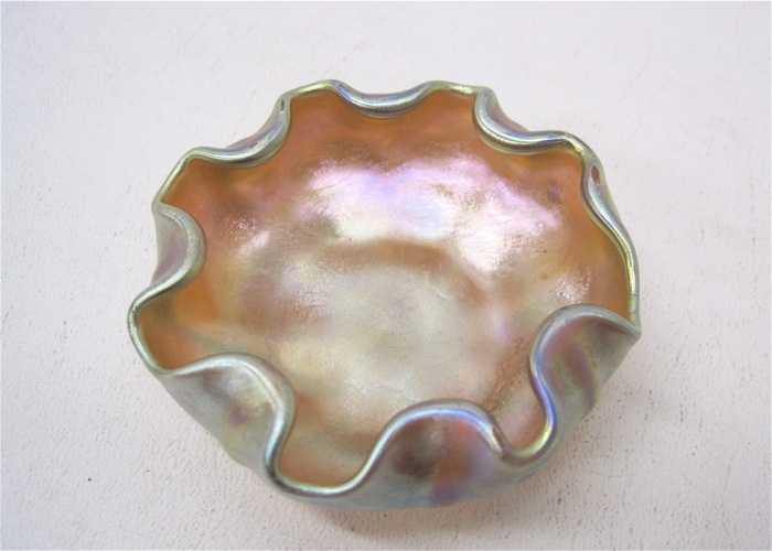 TIFFANY ART GLASS NUT CUP with