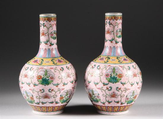 PAIR CHINESE FAMILLE ROSE PORCELAIN 16e142