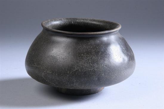 KOREAN BROWN GLAZE STONEWARE VESSEL.